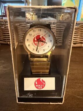 Vintage 1982 Knoxville World’s Fair Souvenir Watch w/ Original Display Case